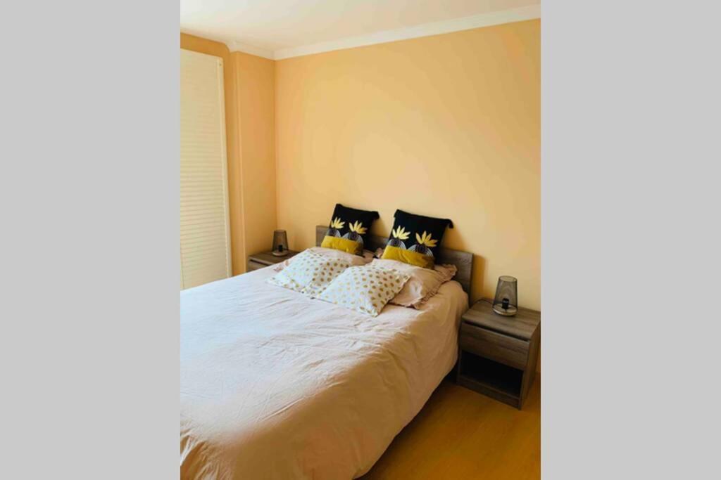 La Roseraie De L Arguenon, Appartement Charmant Centre Ville Jugon-les-Lacs Екстериор снимка