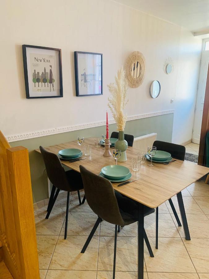 La Roseraie De L Arguenon, Appartement Charmant Centre Ville Jugon-les-Lacs Екстериор снимка